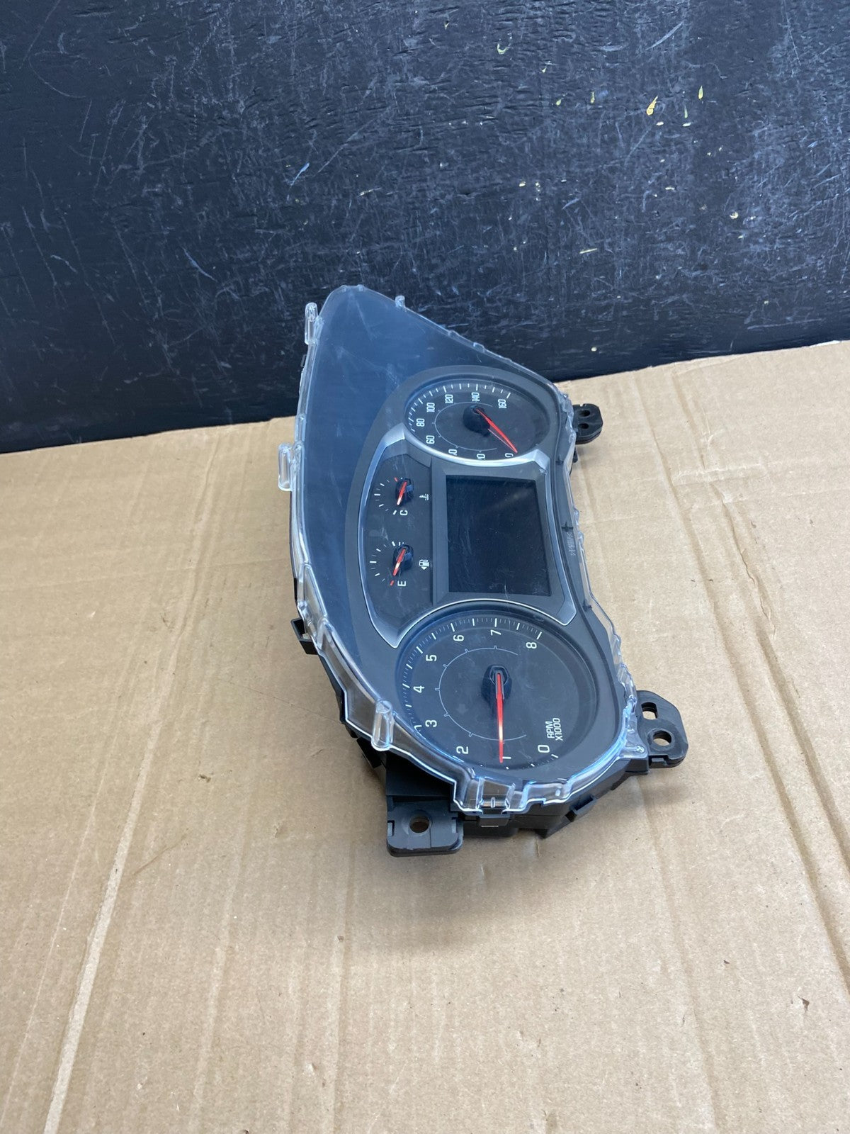 2018 2019 GMC Acadia Speedometer Cluster AD7063 DG1