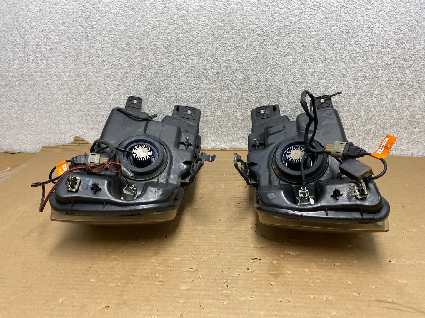 2004 to 2008 Ford F-150 F150 Left+Right Halogen Headlights AG9201 DW10