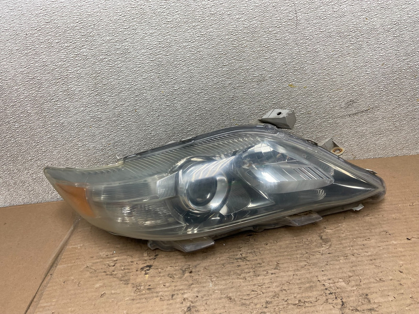 2010 - 2011 Toyota Camry Right Passenger RH Halogen Headlight Oem AA9698 DW0