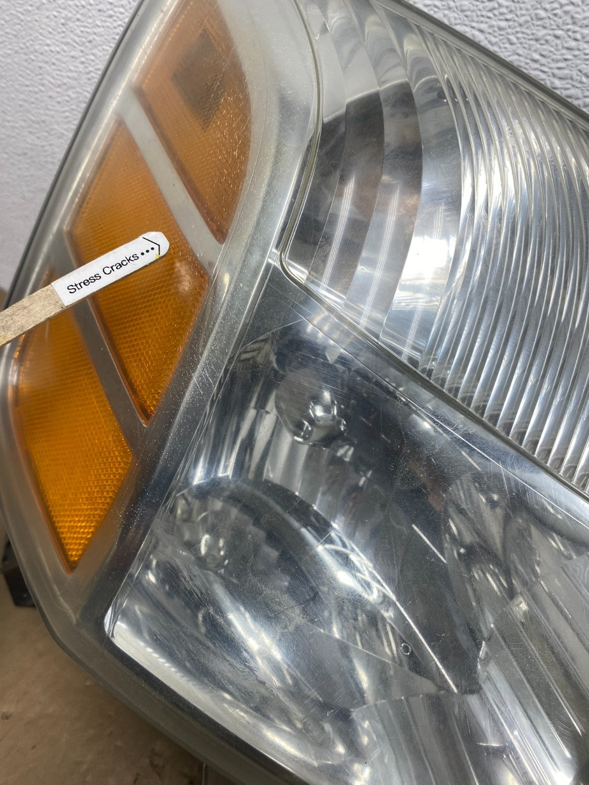 2004 to 2007 Nissan Armada Left+Right Side Set Headlights AC5970 DW5