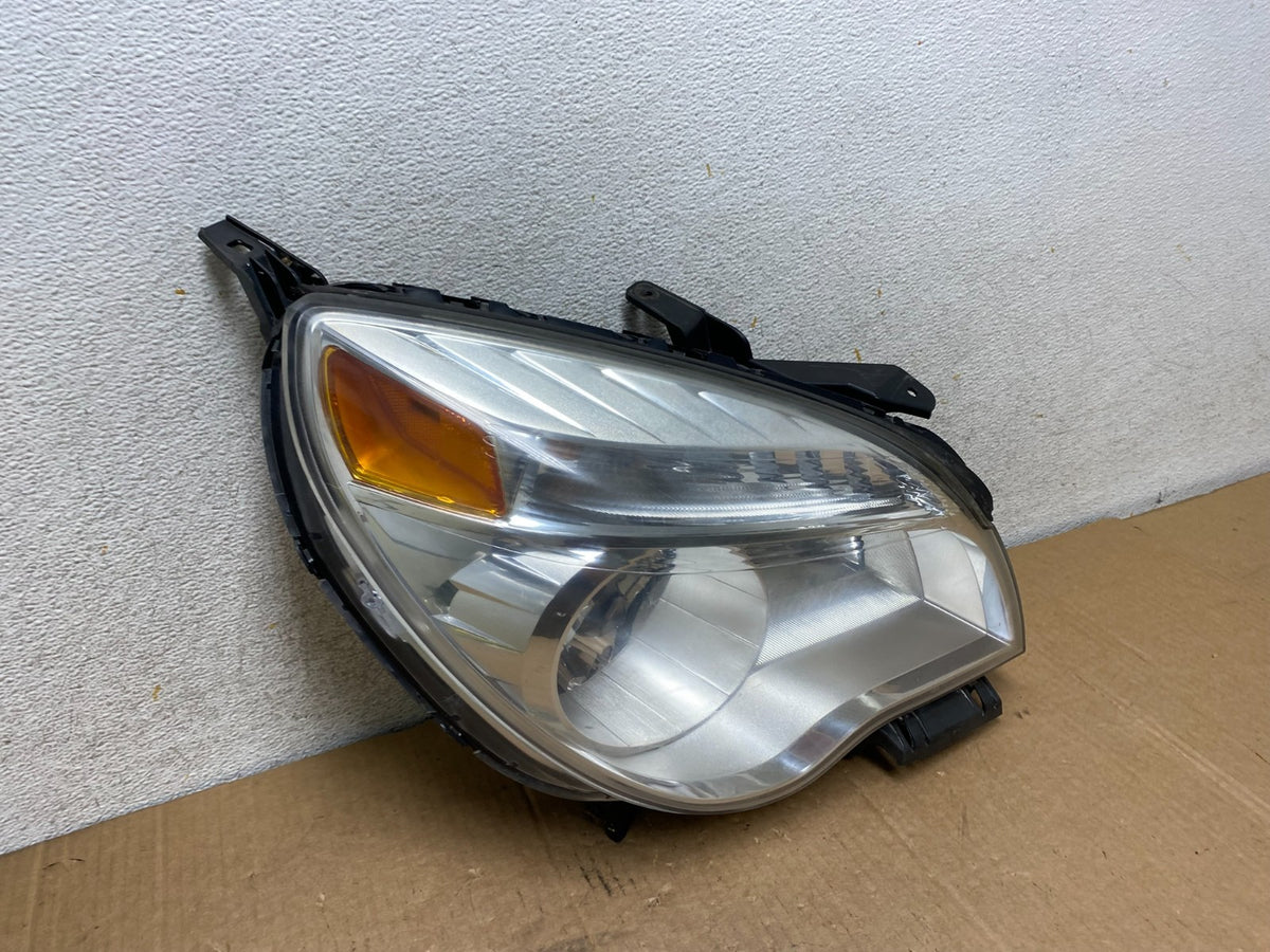 2010 - 2015 Chevrolet Equinox Halogen Headlight Right Passenger Side AI8920 DW2
