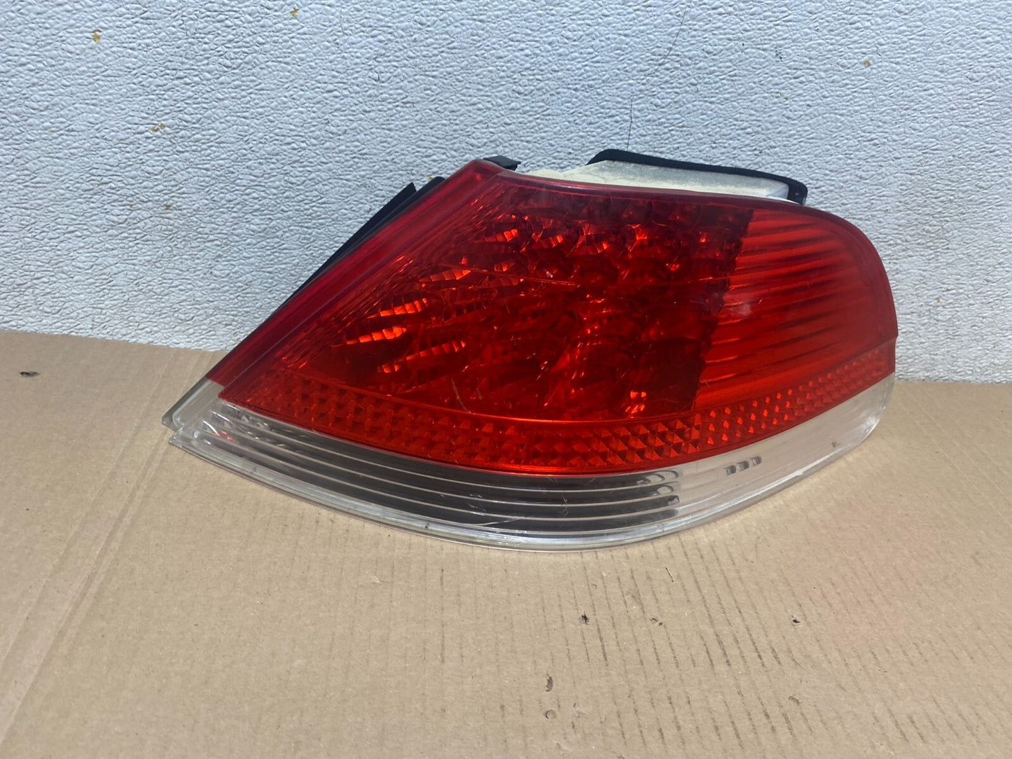 2002 to 2005 BMW 7-Series 745i 760i Right Passenger RH Side Tail Light Oem I59470