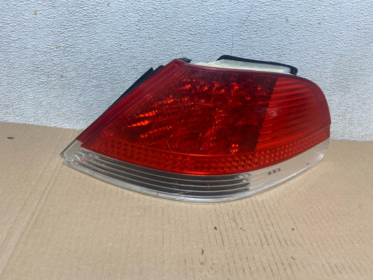 2002 to 2005 BMW 7-Series 745i 760i Right Passenger RH Side Tail Light Oem I59470