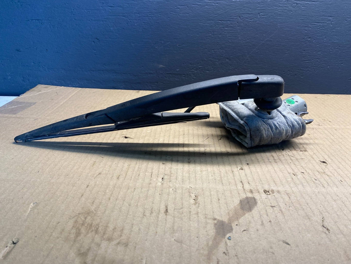2013-2016 Nissan Pathfinder Back Door Rear Wiper Motor Wiper Blade AB4184 DG3