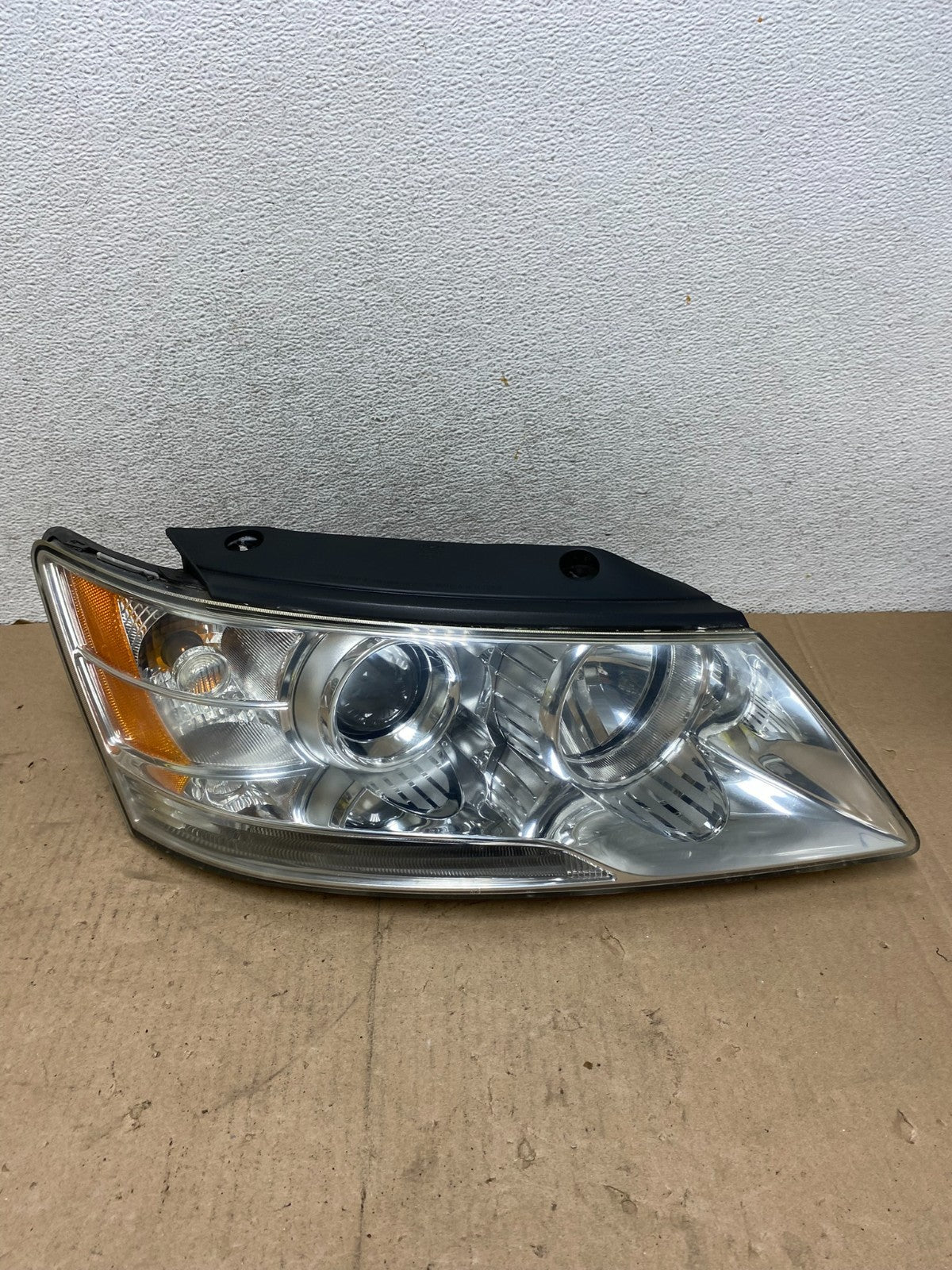 2009 to 2010 Hyundai Sonata Right Passenger RH Side Headlight Halogen AG4706 DW0