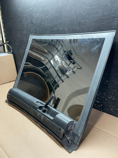 1984 to 1992 Pontiac Firebird Right Passenger Side Sunroof Top Glass Z827610