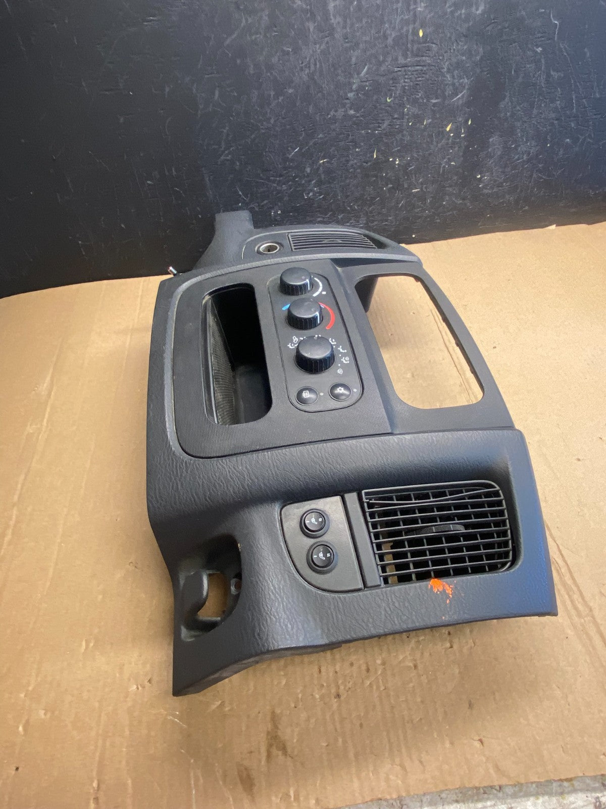 2002 to 2005 Dodge Ram Radio Climate Control Dash Air Vent Bezel Trim AE4449 DG2