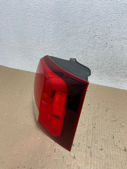 2014 2015 Kia Sorento Right Passenger Rh Tail Light AE9710 LK1