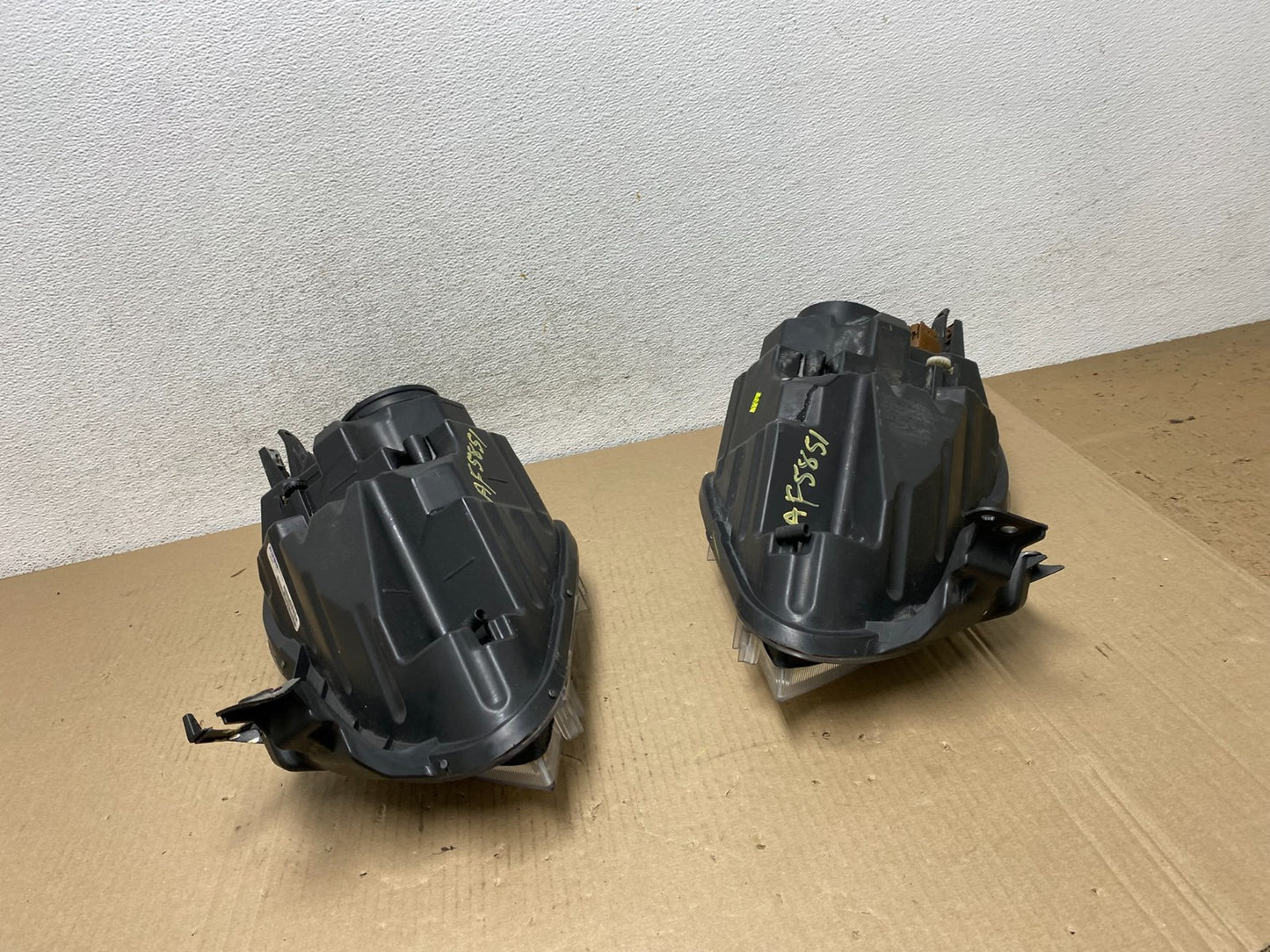 2010 to 2011 Mercury Milan Headlight Left+Right Headlights Halogen AF5851 DW11