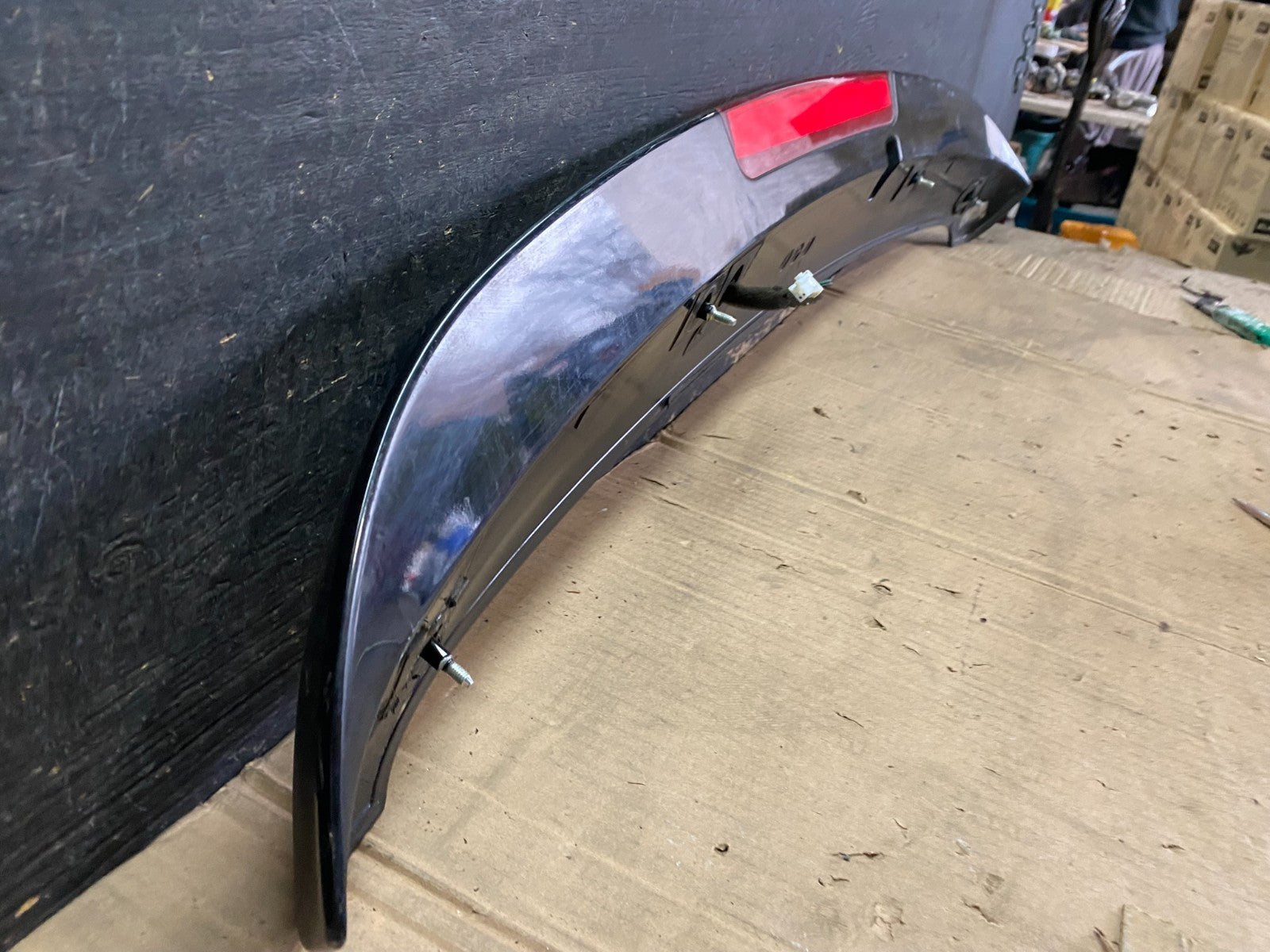 2013 to 2018 Hyundai Santa Fe Rear Spoiler W/3rd Brake Light Oem W2177 DG11
