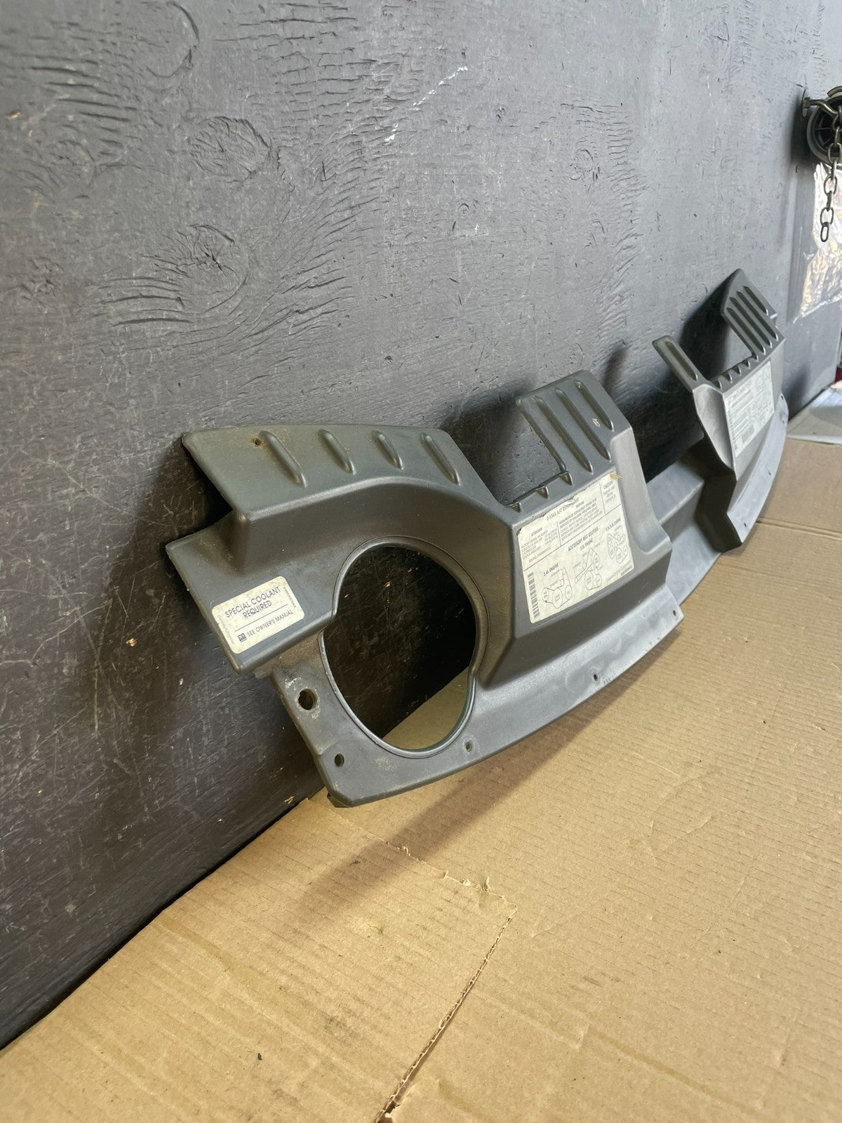 05-08 Dodge Caravan Chrysler Town & Country Upper Radiator Panel Support AE35342