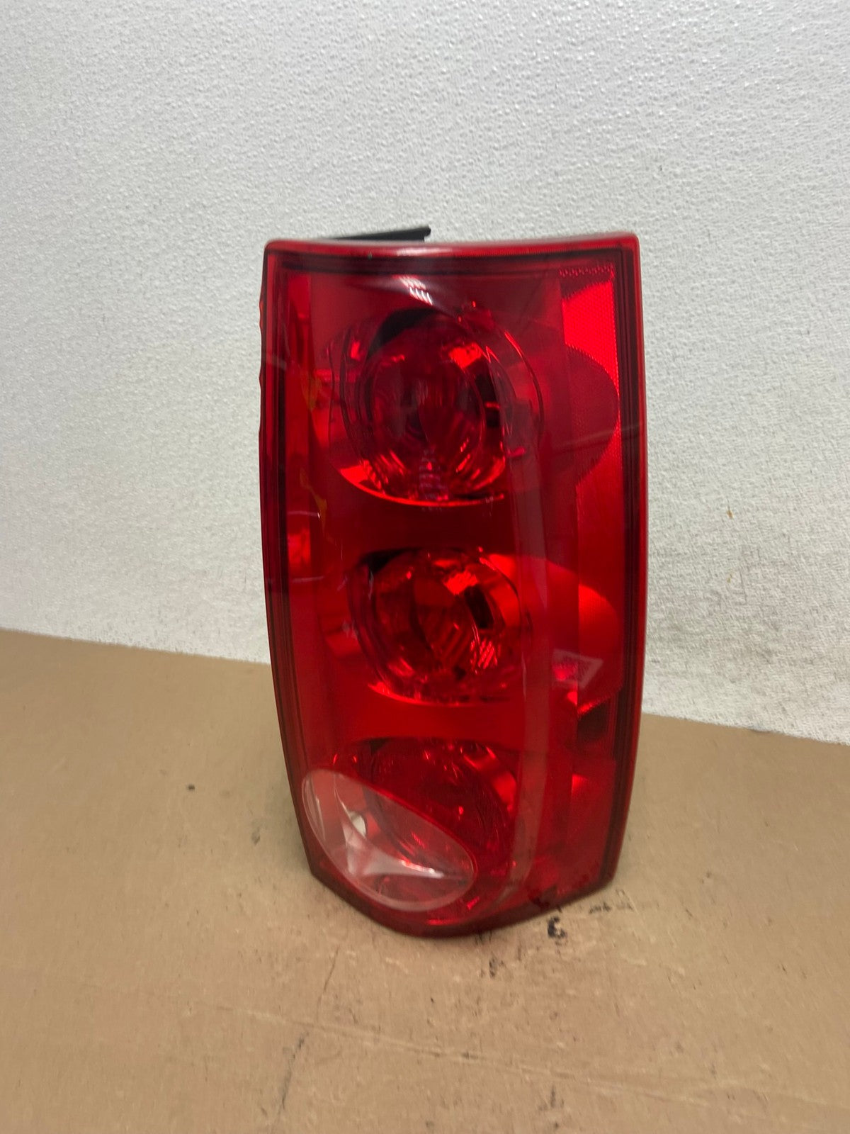 2007 to 2011 GMC Yukon Right Passenger RH Side Tail Light AF4548 LK0