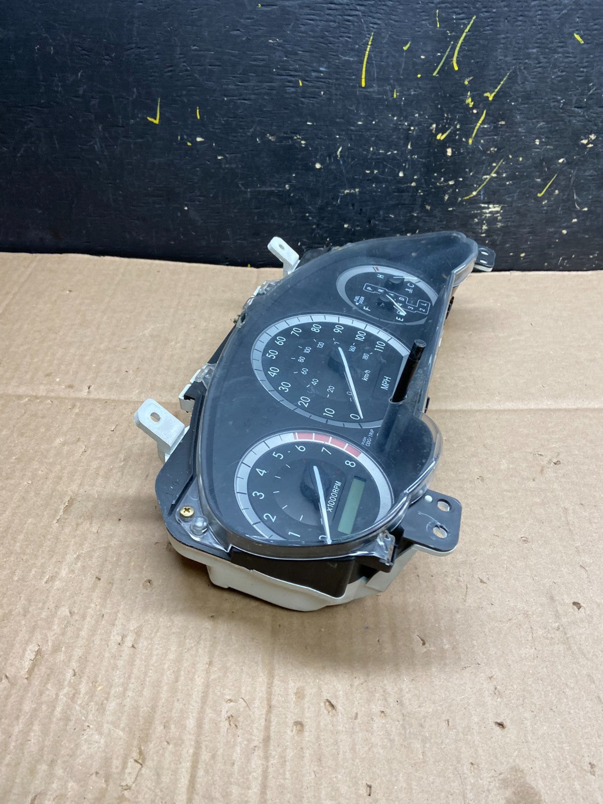 2004 2005 Toyota Sienna Speedometer Cluster Gauge Y2265 DG2
