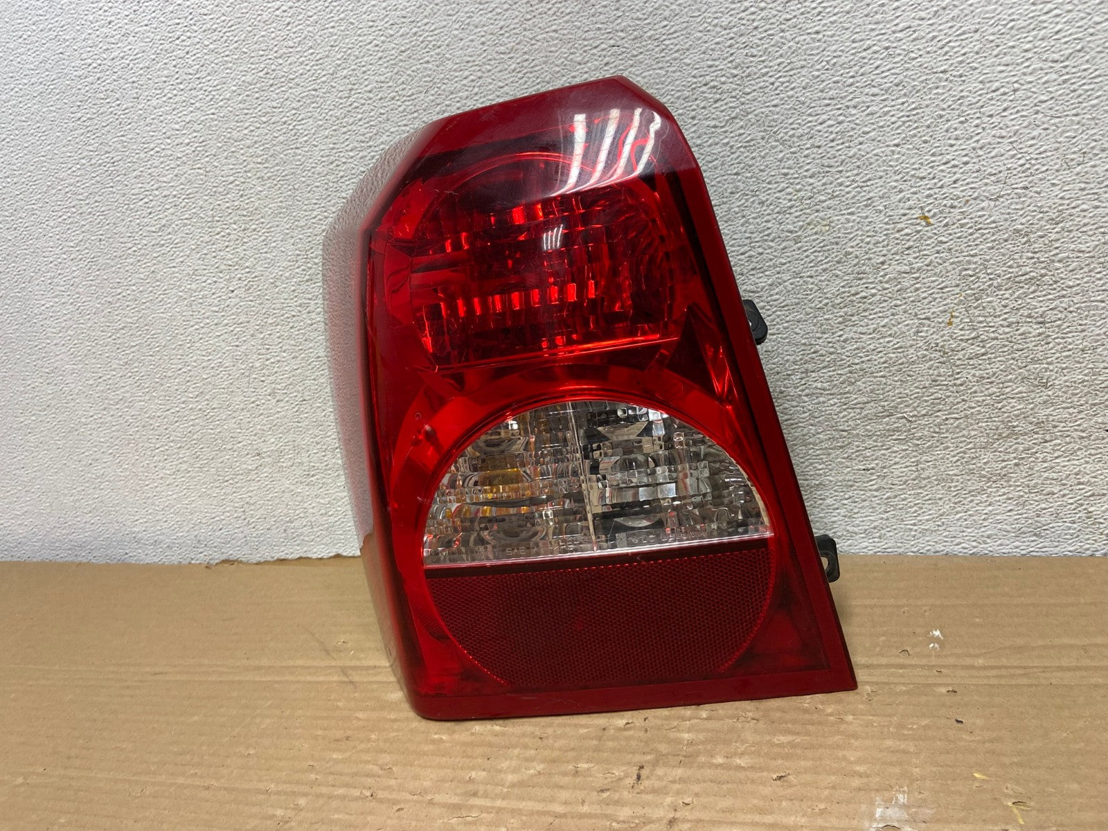 2008 2009 2010 2011 2012 Dodge Caliber Tail Light Left Driver Side AG9085 LK2