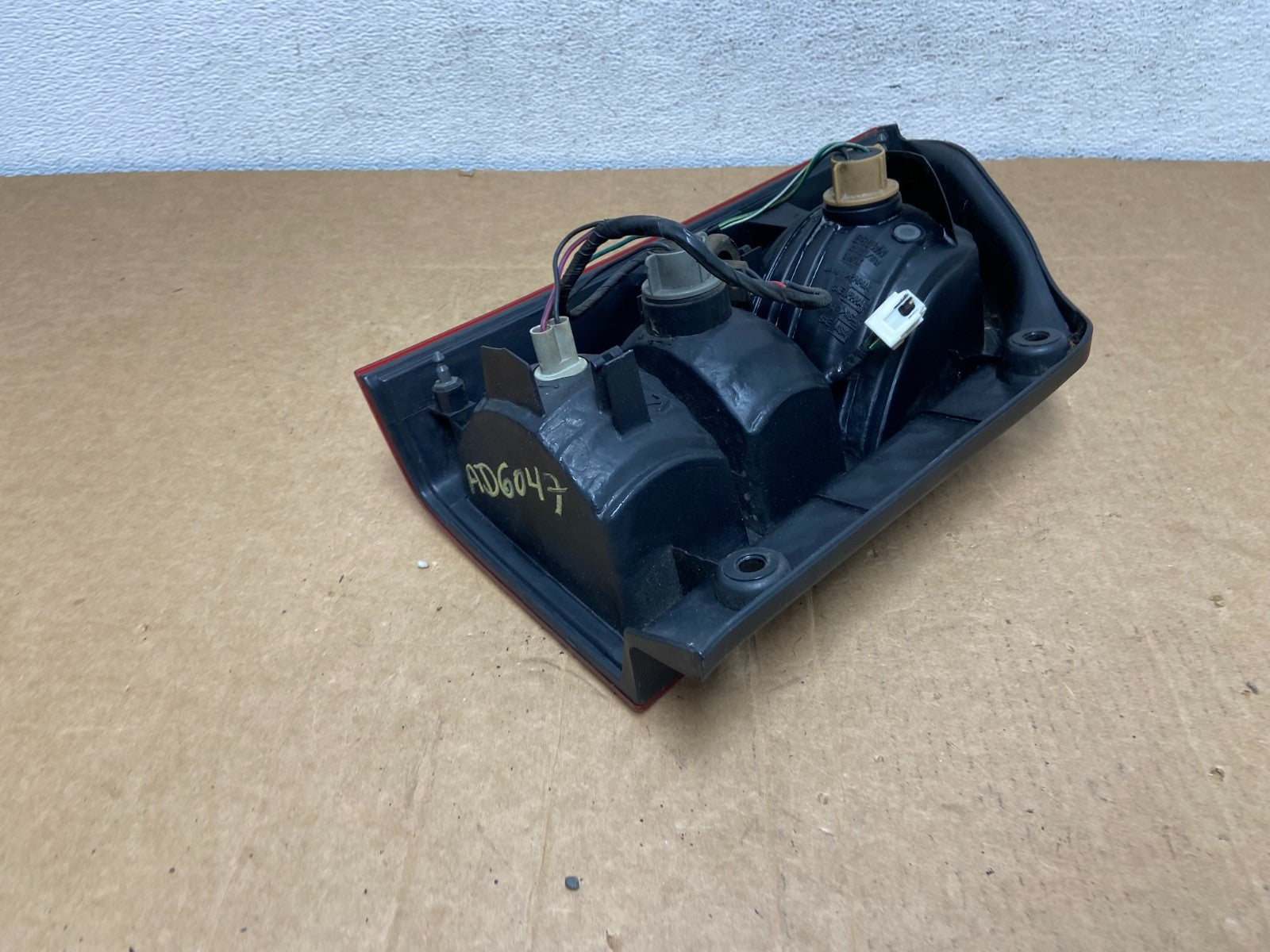 2005 to 2012 Nissan Pathfinder Right Passenger RH Side Tail Light AD6047 DW4