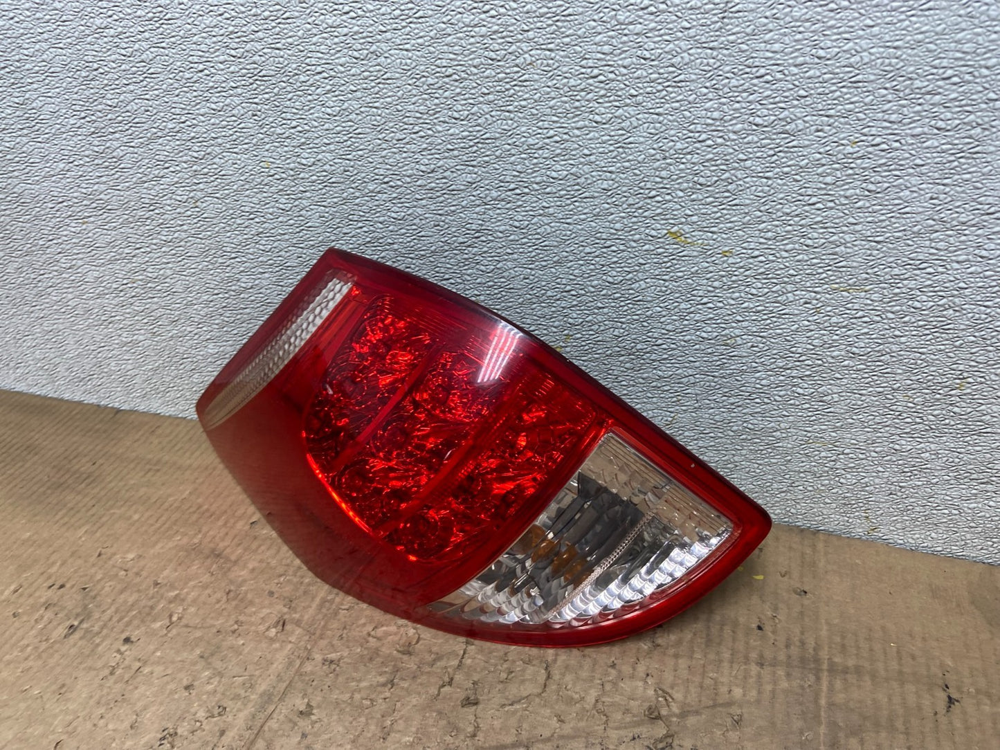 2006 2007 2008 Toyota Rav4 Left Driver LH Side Tail Light OEM AA8383 LK1