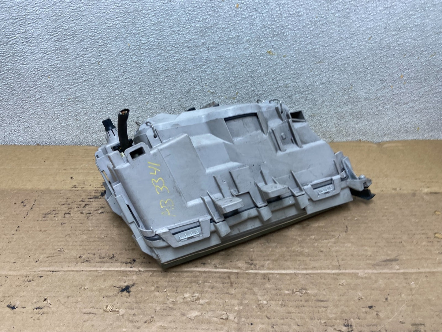 1994-1996 Mercedes C C230 W202 Front Left Driver LH Side Headlight AB3341 DG5
