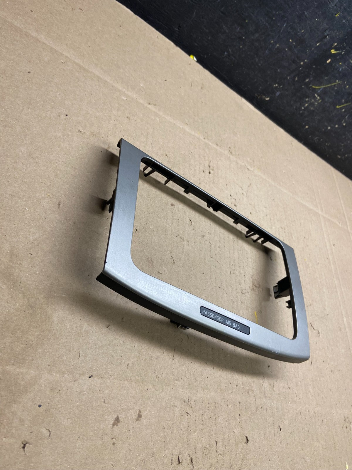 2006 to 2010 Volkswagen Passat Radio Dashboard Bezel Trim Cover t9260 DG1