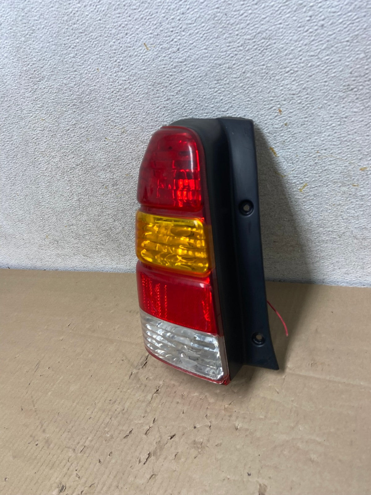 2001 to 2007 Ford Escape Left Driver Lh Side Tail Light AI2219 LK1