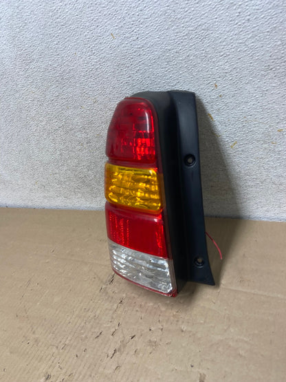 2001 to 2007 Ford Escape Left Driver Lh Side Tail Light AI2219 LK1