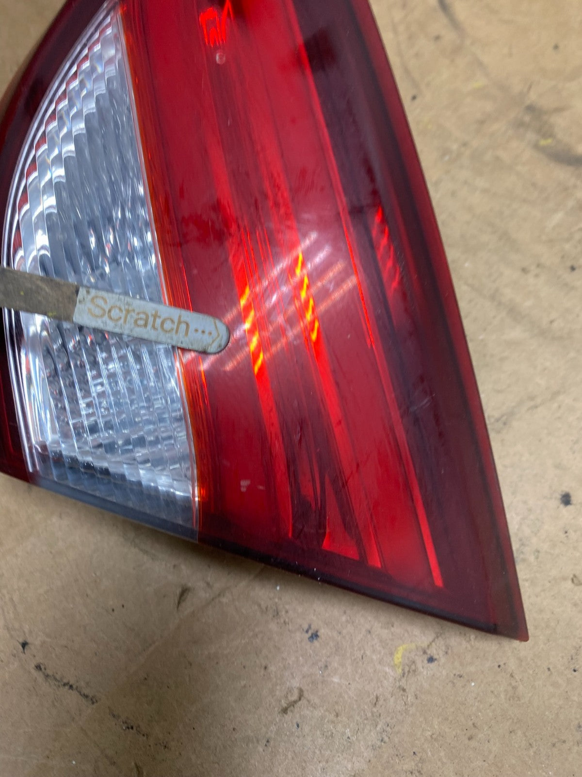 2015 to 2017 Chrysler 200 Sedan Right Passenger  Inner Tail Light Oem X5001 DW4