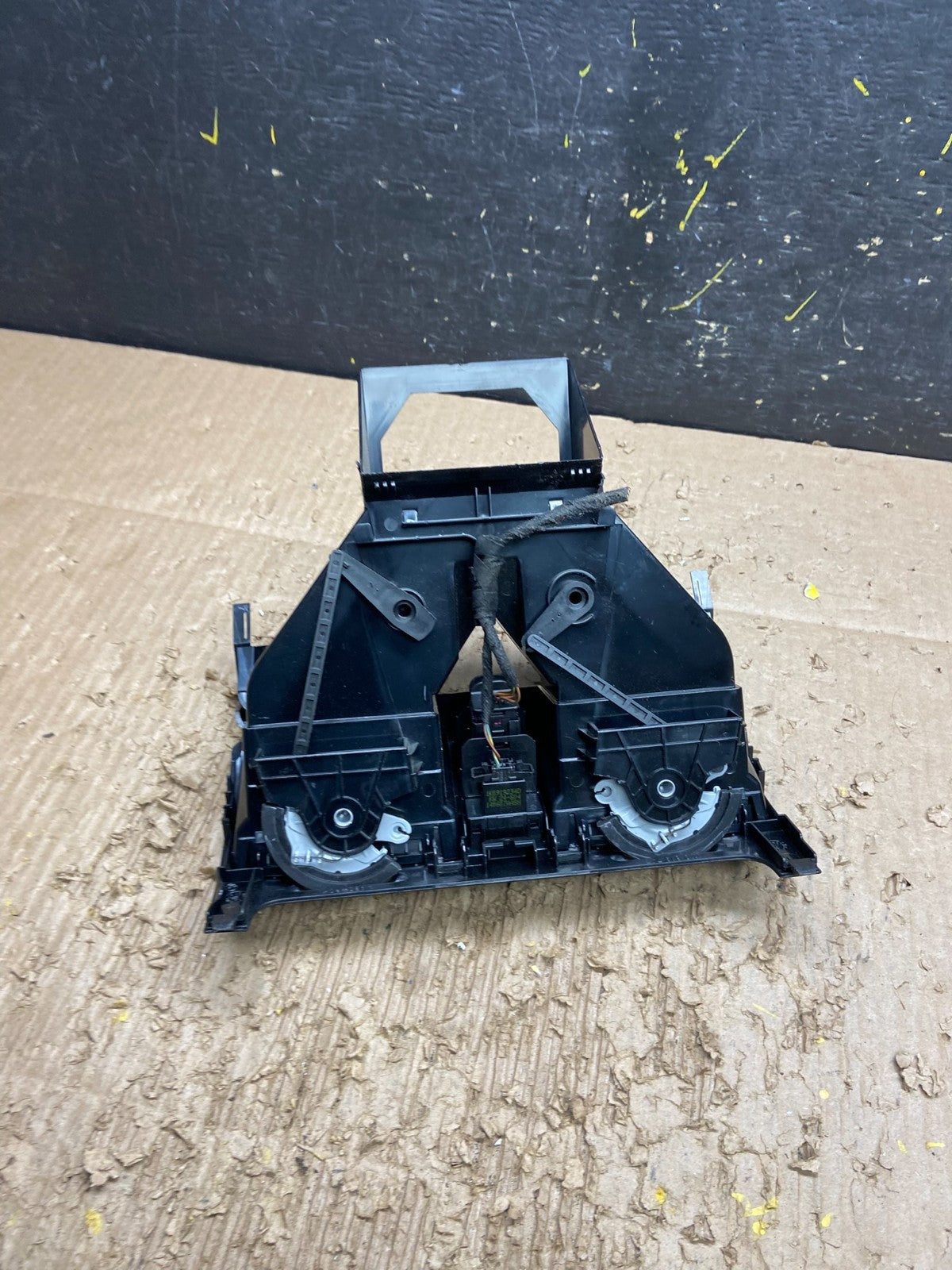 2005 - 2010 Volkswagen Jetta Rabbit Center Cosnole Dash Air Vent W0055 DG5