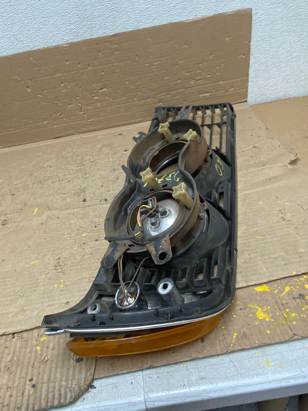 1978 to 1982 BMW 7 E23 733i  Right Passenger Halogen Headlight W/Cover o3701 DG6