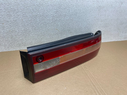 1995 1996 Lexus ES300 Right Passenger RH Side Tail Light Oem T8113 DW2