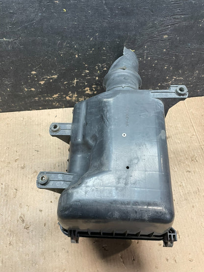 2001-2004 Toyota Sequoia Tundra 4.7L V8 Air Cleaner Intake Filter Box Z3354 DG5
