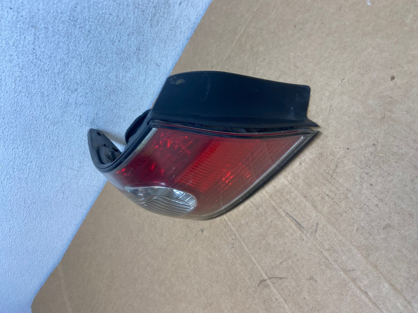 2002 to 2004 Lexus ES300 ES330 Left Driver Side Tail Light AD5424 LK1
