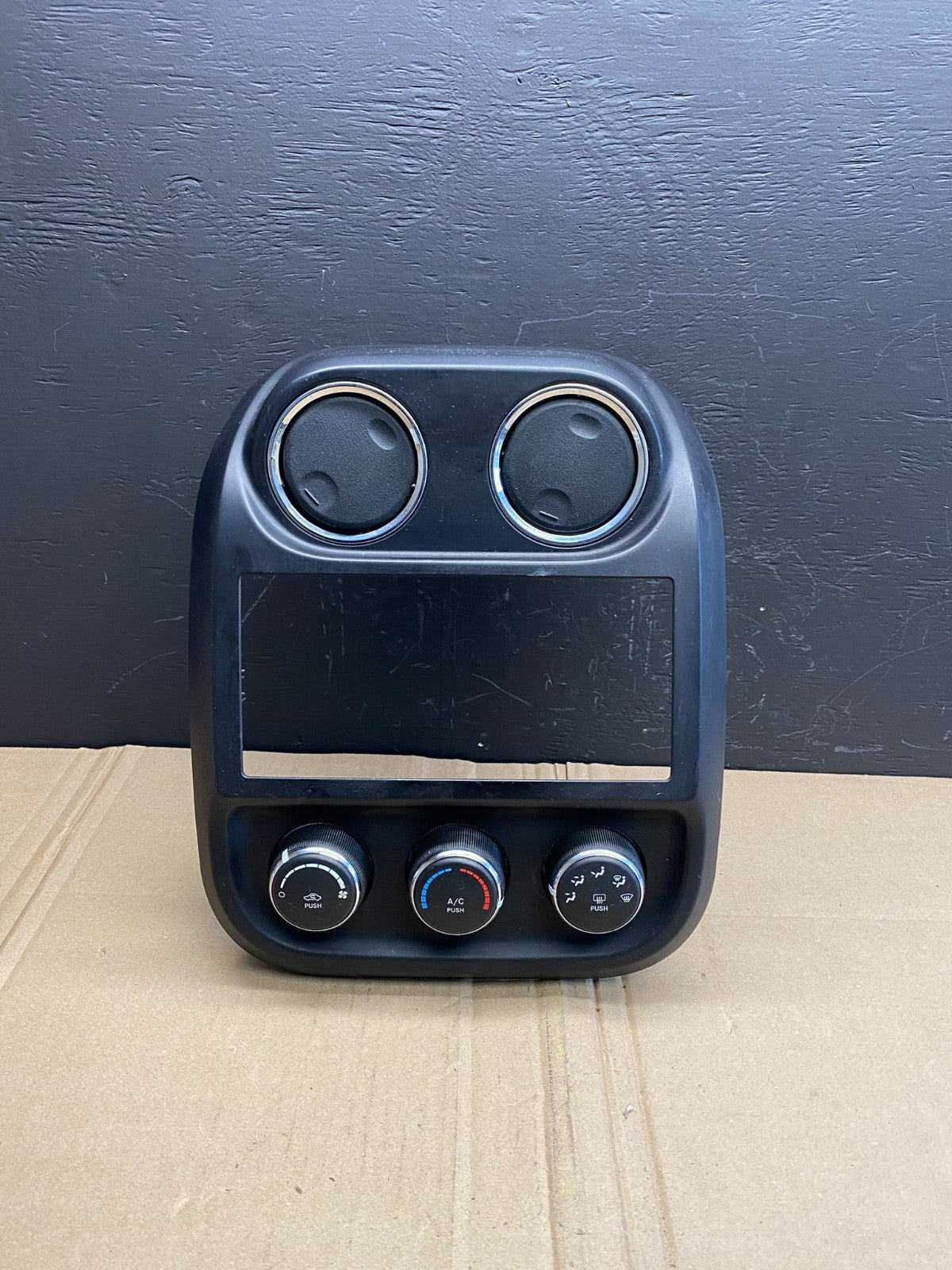 2011 to 2017 Jeep Compass Dash Climate Temperature Control Radio Bezel AB8681 DG0