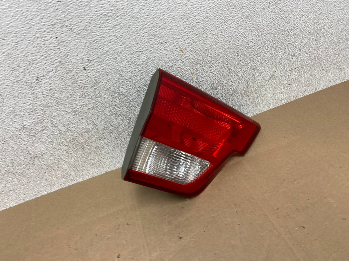 2011-2013 Jeep Grand Cherokee Left Driver Side Lh Inner Tail Light AE5021 LK2