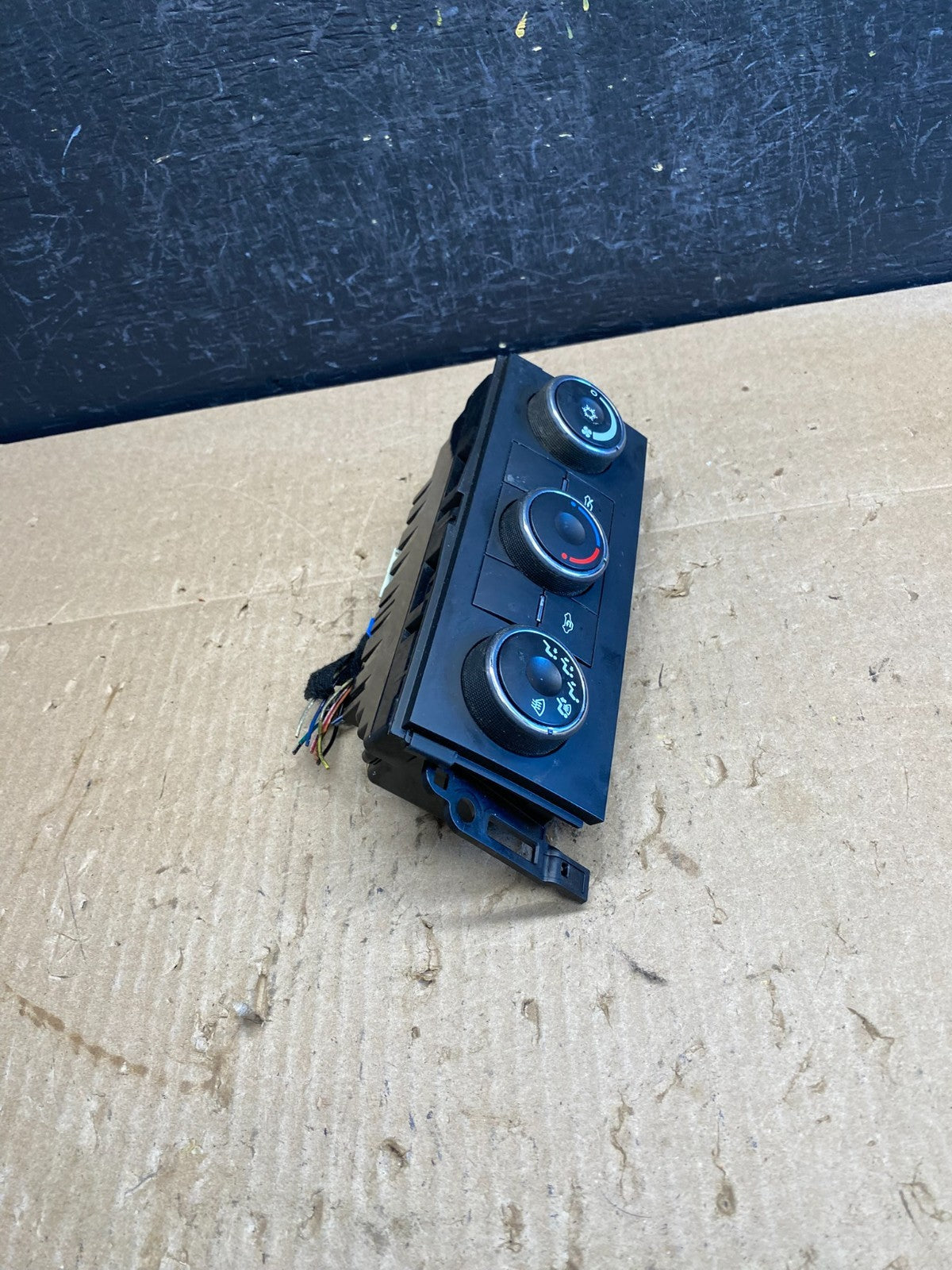 2007 - 2009 Chevrolet Silverado Gmc Sierra A/C Heater Climate Control AC6802 DG2