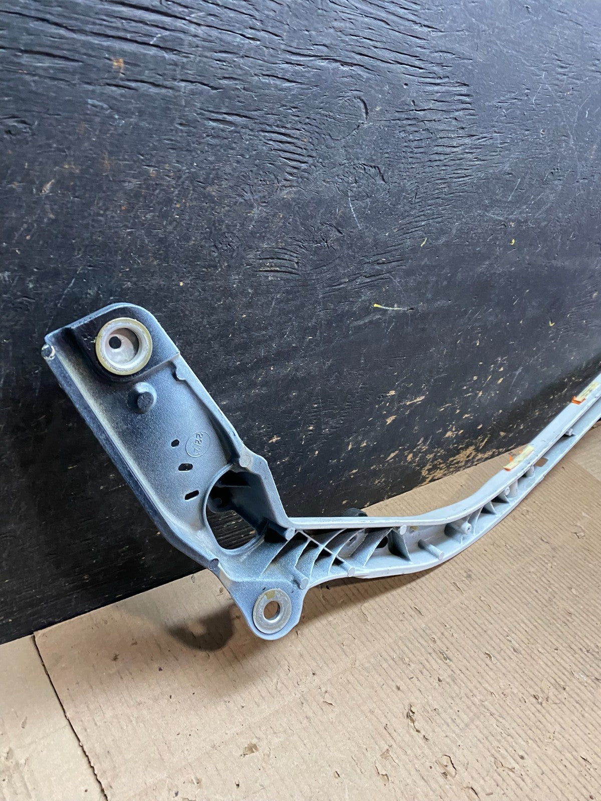 2020 to 2023 Ford Explorer Left Driver LH Upper Tic Bar Oem W5996 DG8