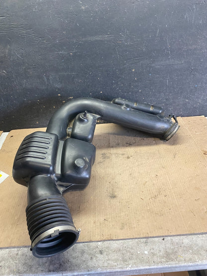 2011 - 2013 Dodge Durango 3.6L Resonator Air Intake Tube OEM q5846 DG1