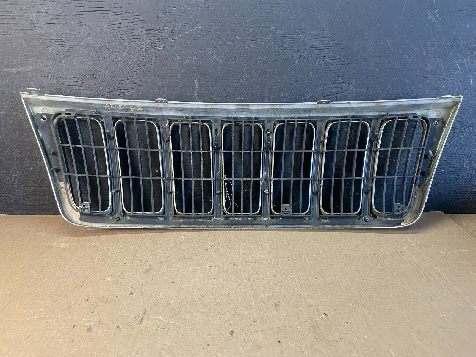 1999 to 2003 Jeep Grand Cherokee Front Upper Grill Grille ad5752 DG3