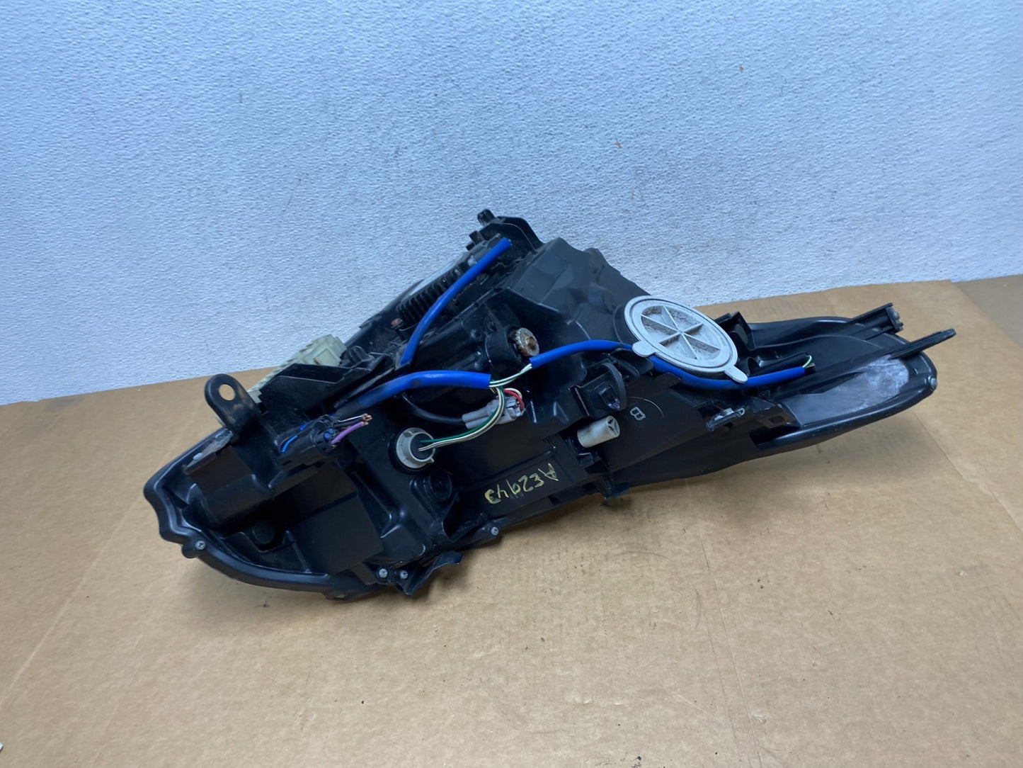 Sedan 4Door 2010 to 2013 Infiniti G37 Left Driver Headlight Xenon AE2943 DW6