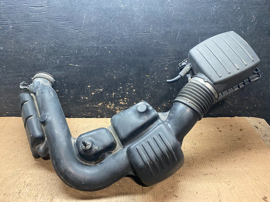 2011 - 2013 Dodge Durango 3.6L Resonator Air Intake Tube Y6712 DG0