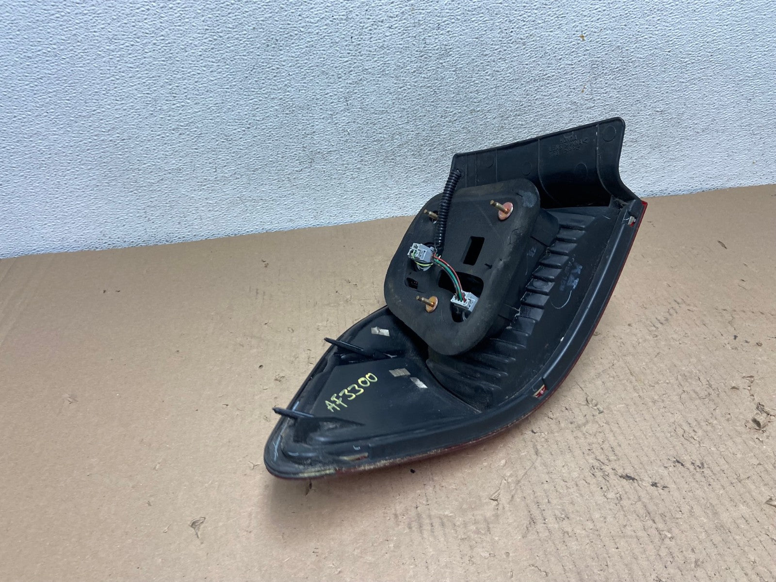 1998 to 2000 Honda Accord Sedan 4door Right RH Side Tail Light AF3300 LK4