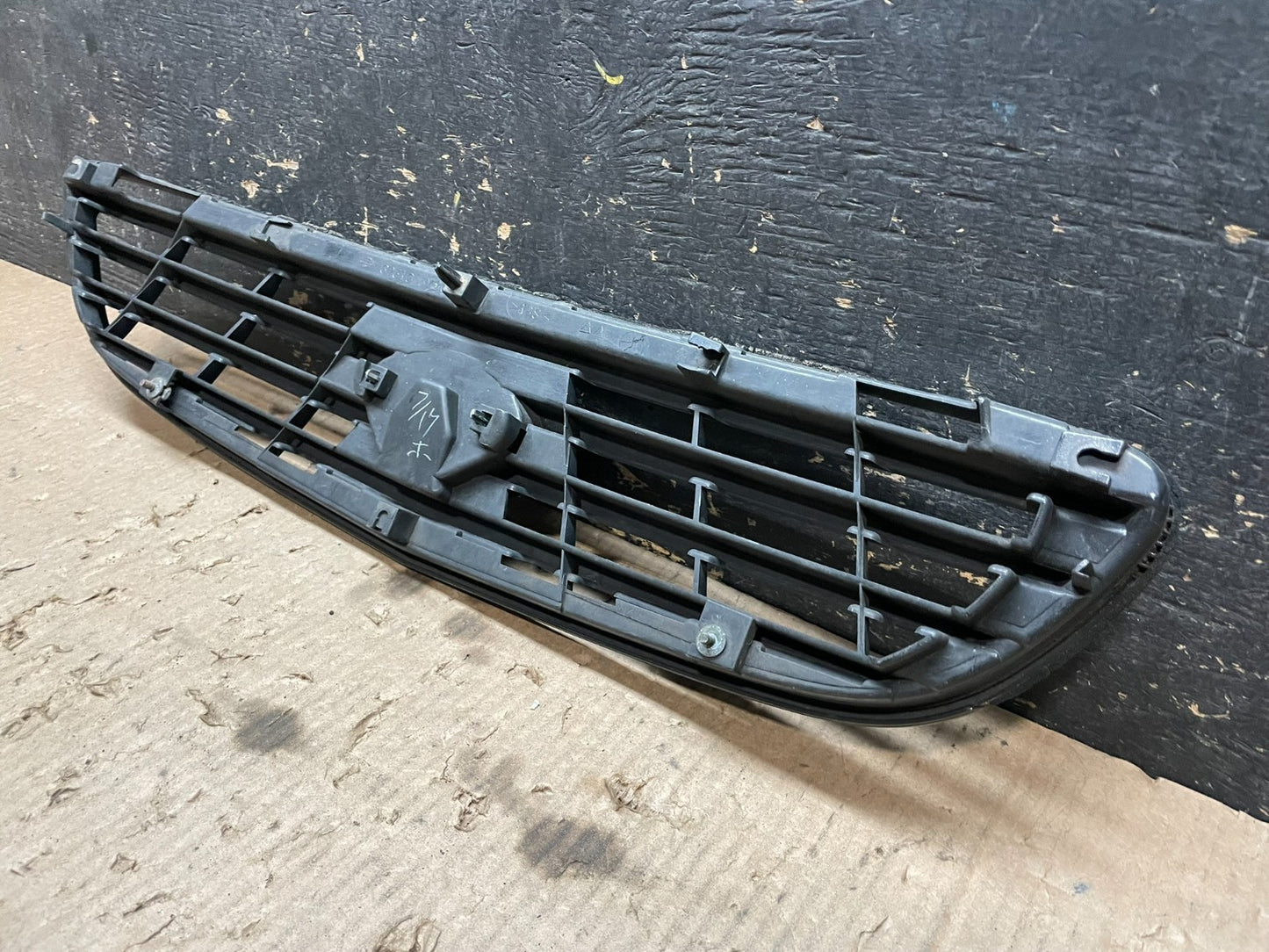 2002 2003 2004 Infiniti I35 Sedan Front Upper Grill Grille Oem Z5707 DG7