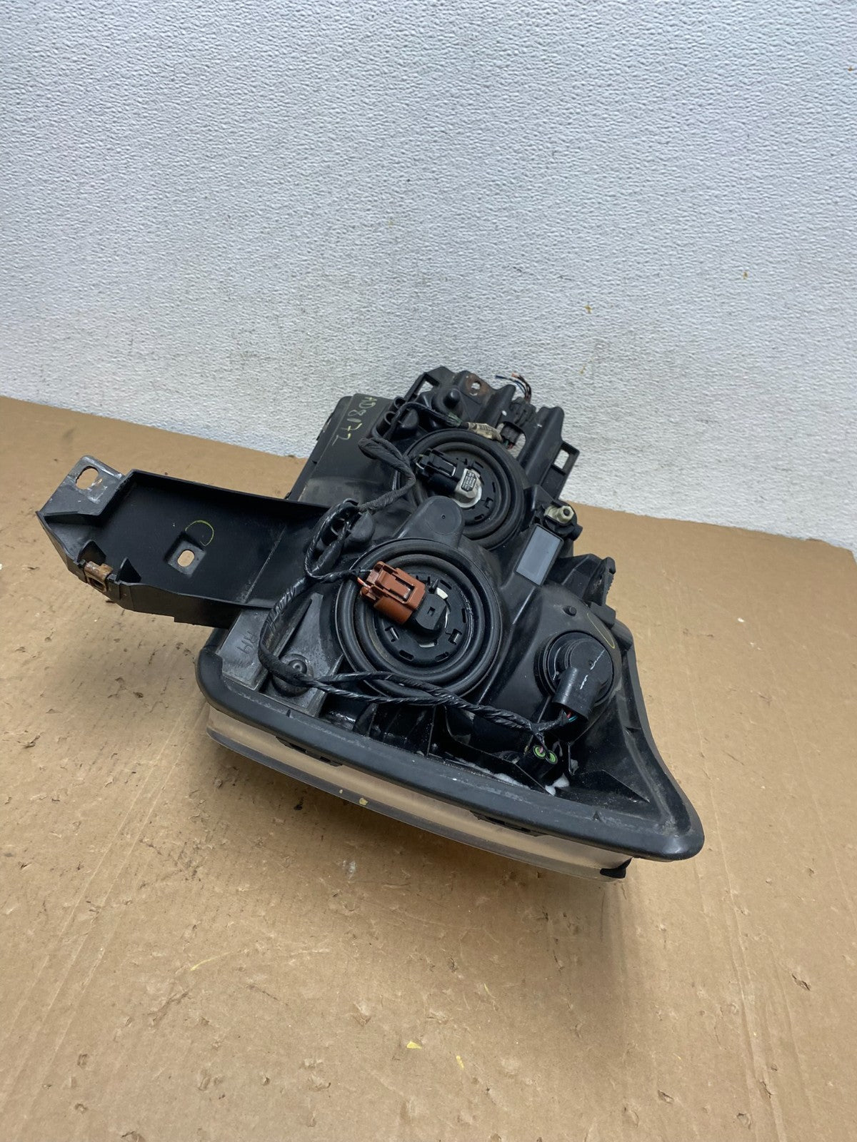 2008 - 2015 Nissan Armada Right Passenger RH Headlight Halogen AD8172 DW6