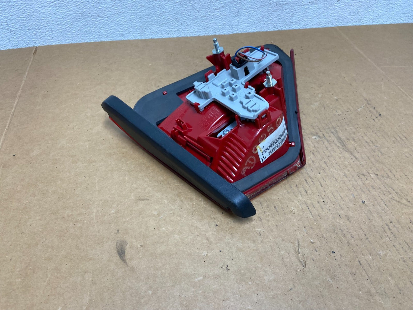 2012 to 2015 Volkswagen Passat Right Passenger Tail light inner AD9050 DW4