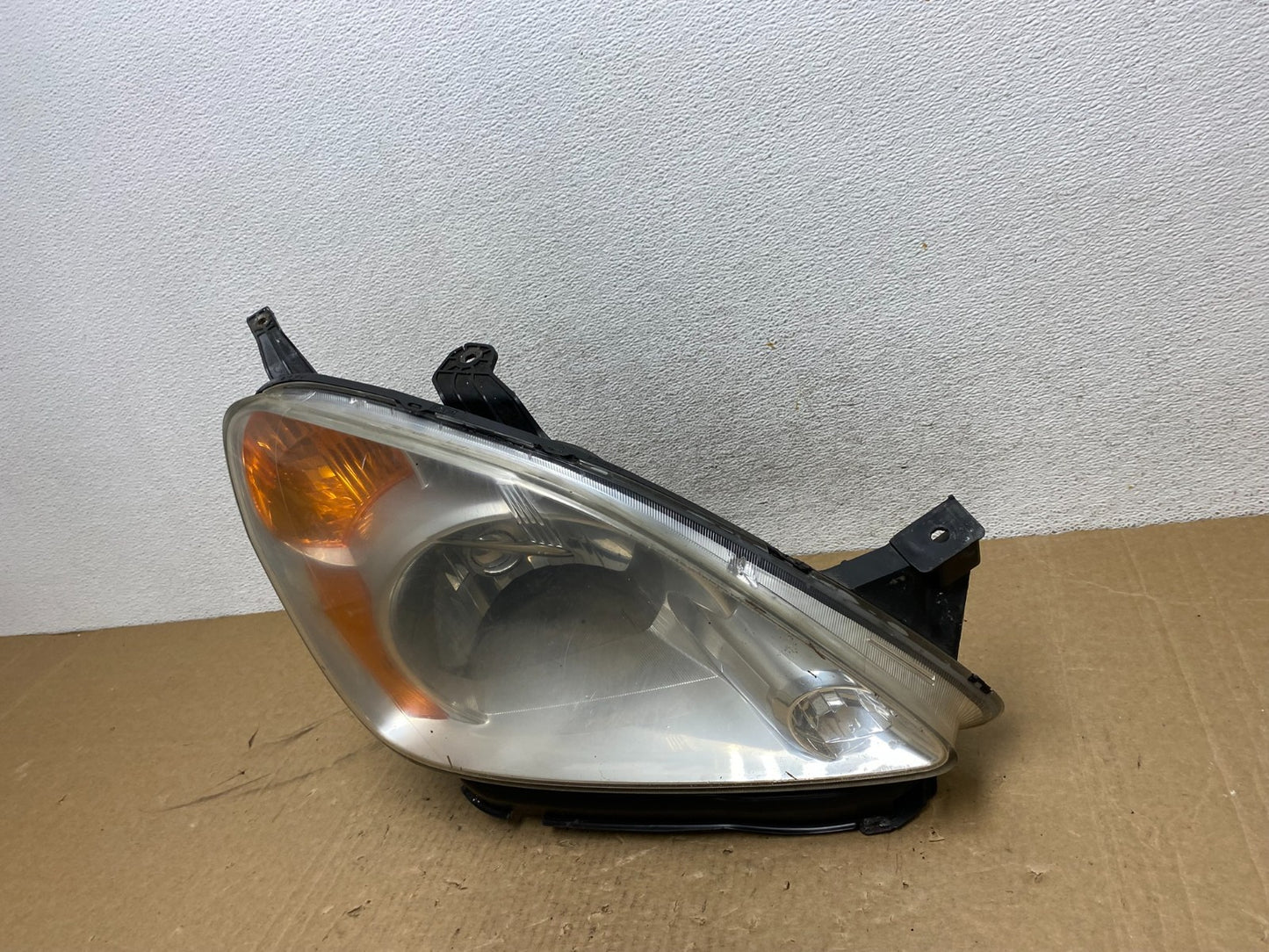 2002 to 2004 Honda CRV CR-V Right Passenger RH Halogen Headlight AG0544 DW1