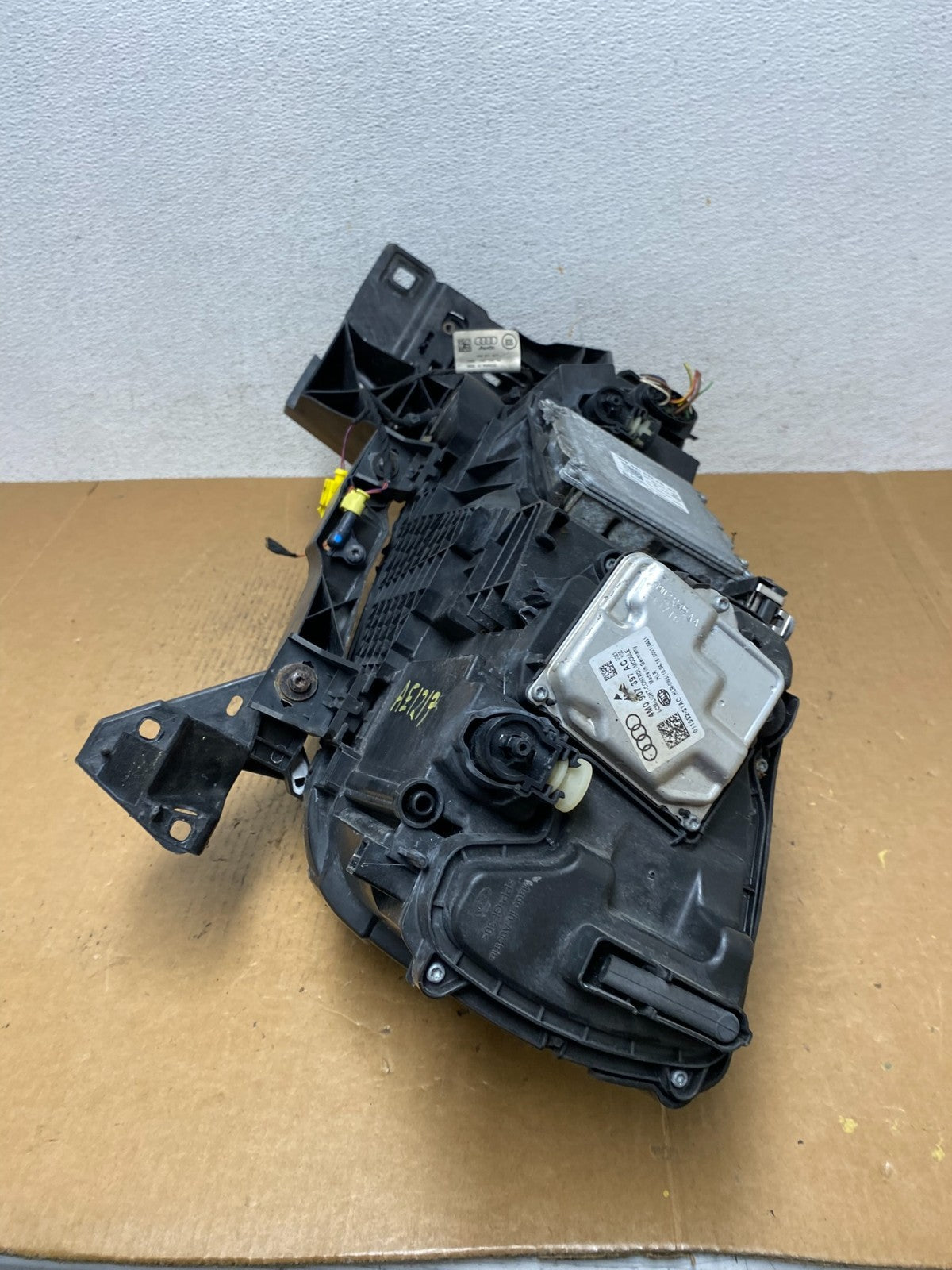 Complete! 2017 to 2019 Audi Q7 Right Passenger Side Headlight AE12176