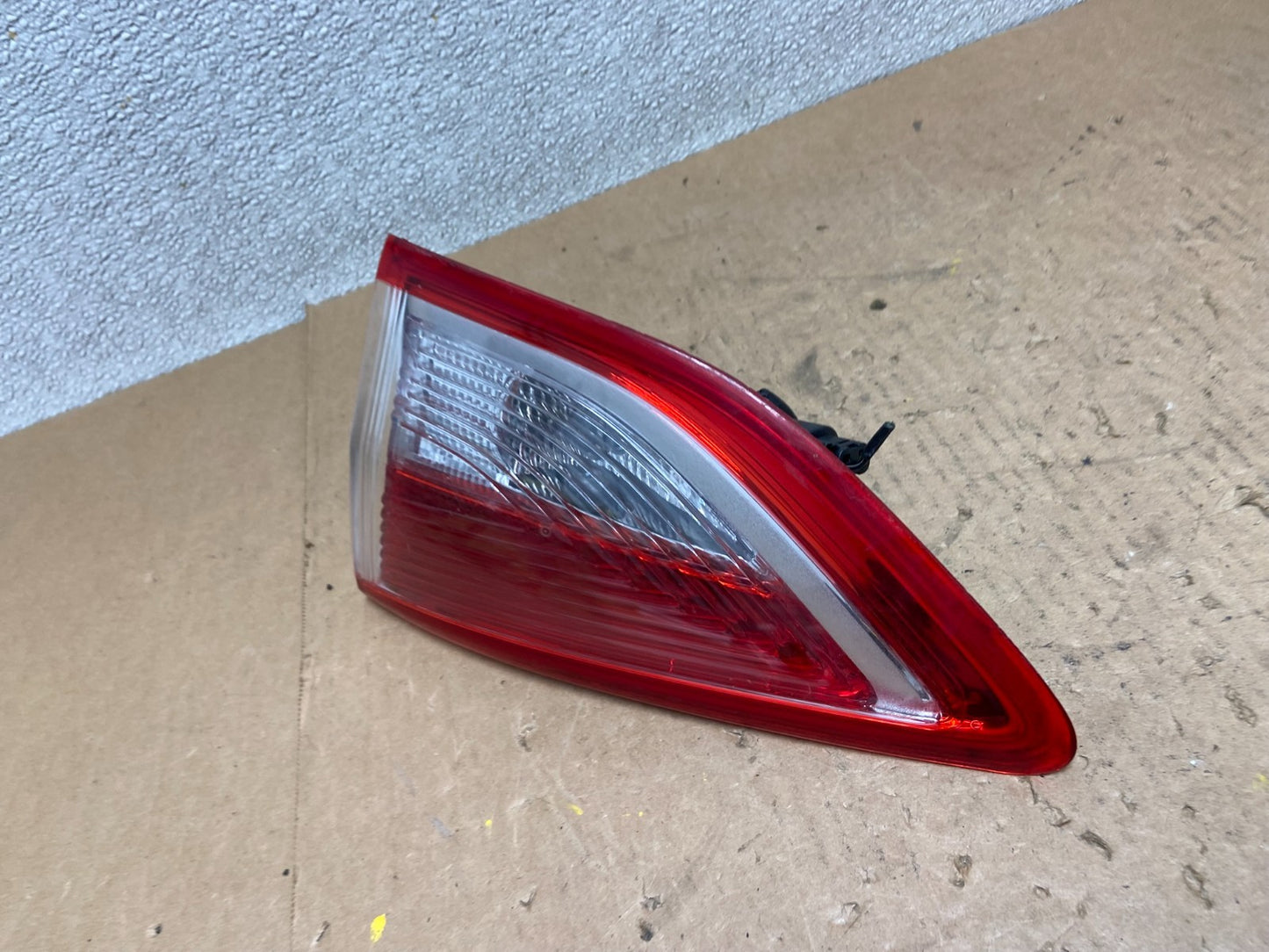 2013 to 2016 Ford Escape Right Passenger RH Side Inner Tail Light OEM Z7779 DW1