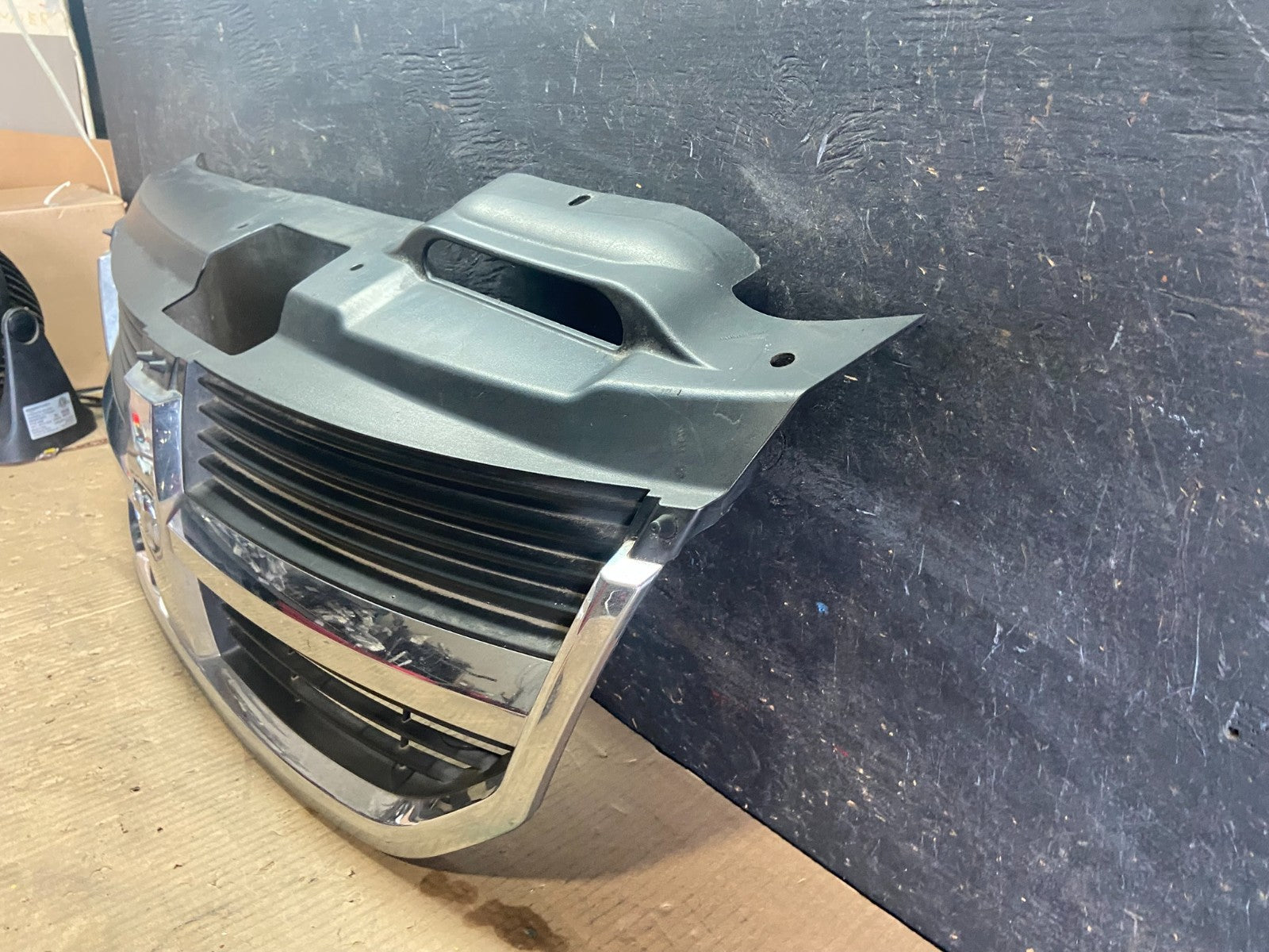 2009 to 2010 Dodge Journey Chrome Front Upper Grill Grille OEM R5468 DG1