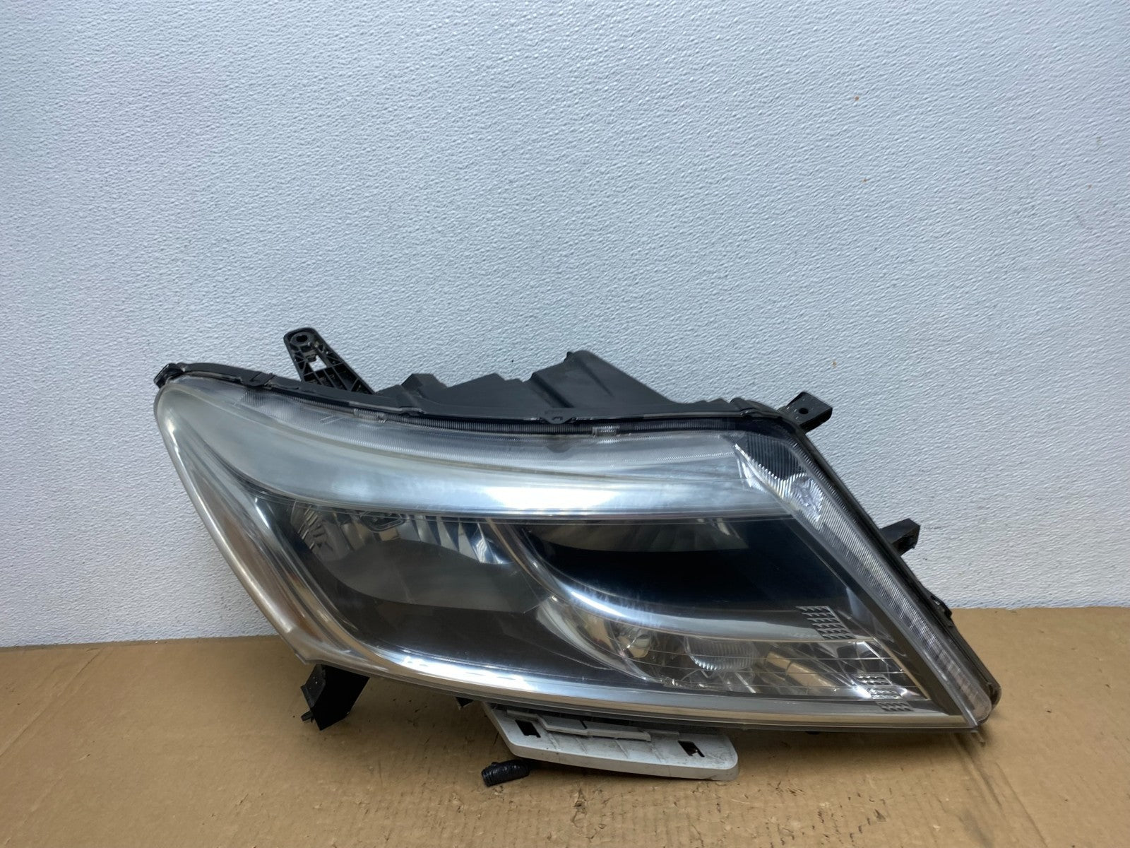2013 to 2016 Nissan Pathfinder Right Passenger RH Side Headlight AD1072 DW0