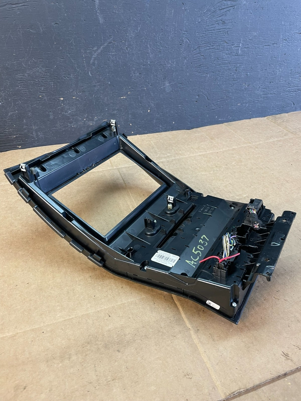 2015-2018 Ford Edge Heater Climate Control Radio CD Control Dash Bezel ac5037 DG6