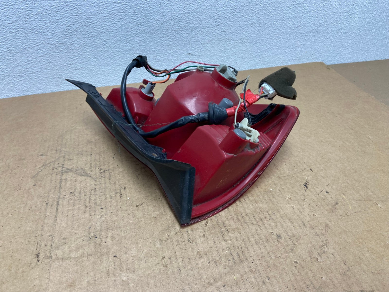 2003 to 2006 Hyundai Accent Hatchback Right Passenger Tail Light Oem AC2918 LK4