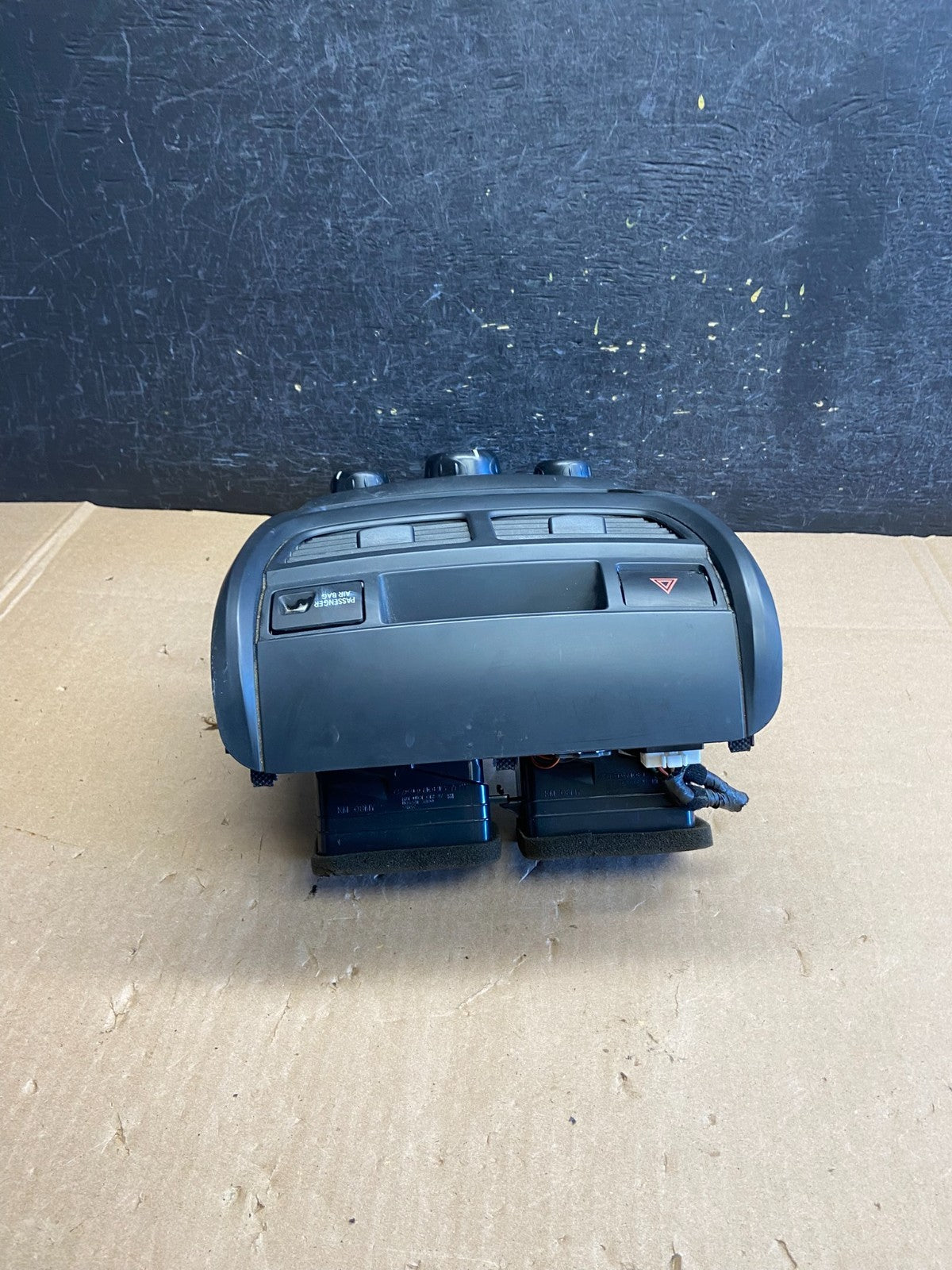 2009 to 2010 Kia Sportage Center Radio Climate Control Clock Trim AI6335 DW3